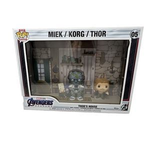 Funko Deluxe Moment POP Endgame Thor's House Figure Set NEW IN STOCK